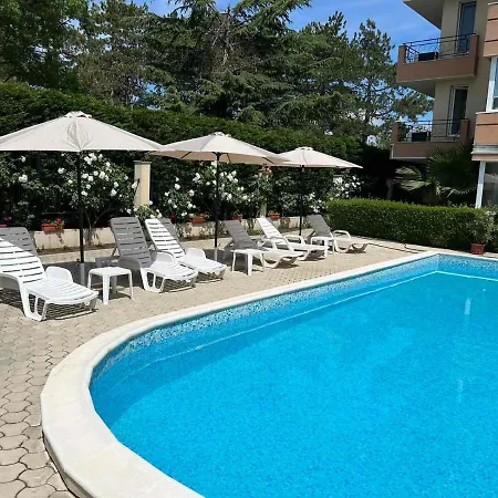 Apartament 1-bedroom With Pool & Free Parking, 300 M To The Pomorie