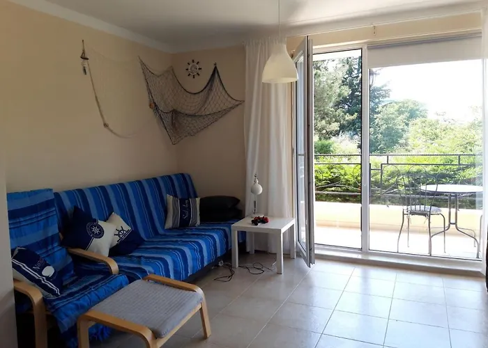 1-bedroom With Pool & Free Parking, 300 M To The Apartman Pomorie