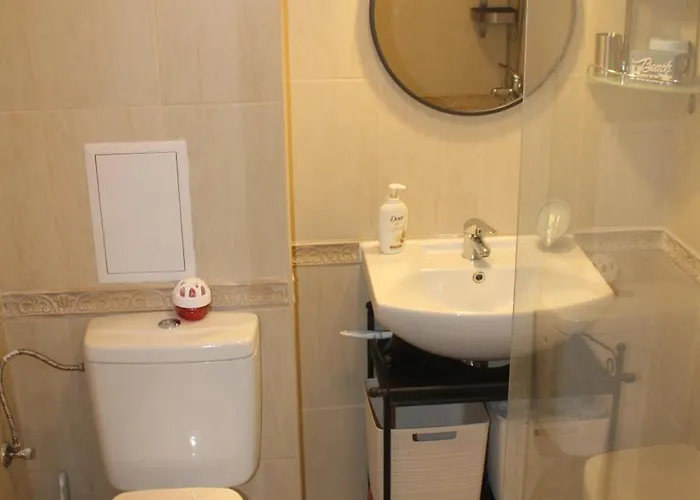 1-bedroom With Pool & Free Parking, 300 M To The Pomorie