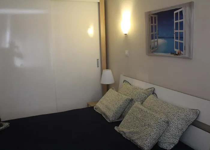 1-bedroom With Pool & Free Parking, 300 M To The Pomorie