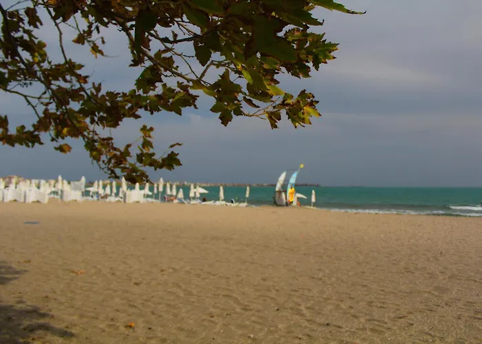 Apartman 1-bedroom With Pool & Free Parking, 300 M To The Pomorie