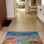 1-bedroom With Pool & Free Parking, 300 M To The