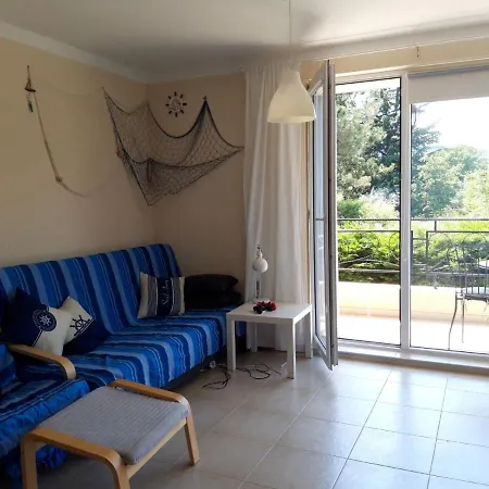 1-bedroom With Pool & Free Parking, 300 M To The Apartment Pomorie