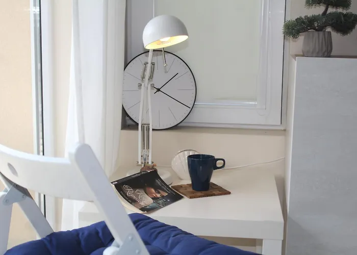 Апартамент 1-bedroom With Pool & Free Parking, 300 M To The