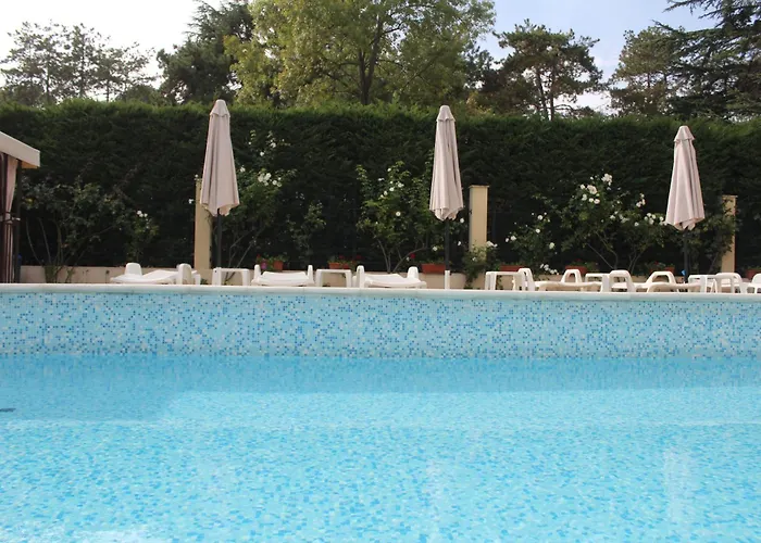 1-bedroom With Pool & Free Parking, 300 M To The Апартамент Поморие